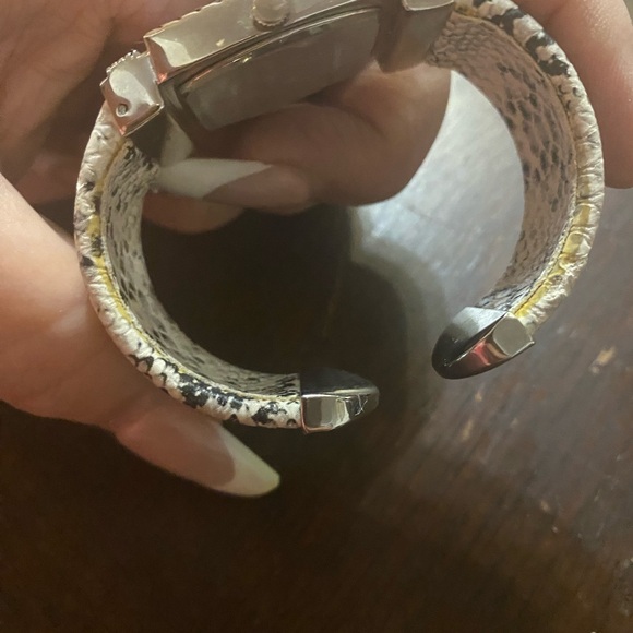 CHICO'S SILVER TONE
CUFF/BANGLE STYLE ladies watch - Picture 8 of 11